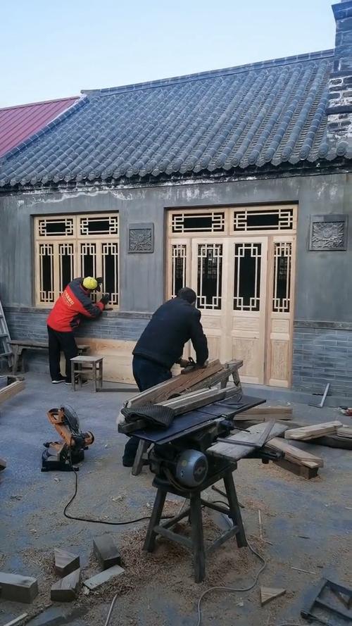 农村大爷装修窗户，匠心独运，传承传统工艺之美 农村大爷装修窗户，匠心独运，传承传统工艺之美 家居设计