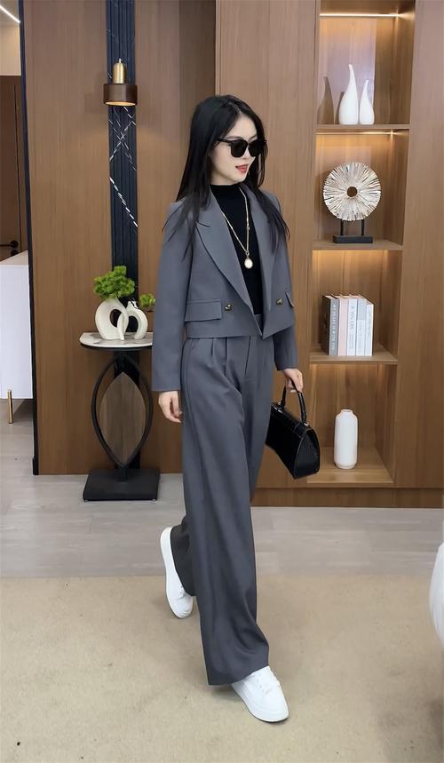 春意盎然,网红春款女装修身套装,让你成为春季时尚焦点 家居装饰 春意盎然,网红春款女装修身套装,让你成为春季时尚焦点 春意盎然,网红春款女装修身套装,让你成为春季时尚焦点 家居装饰